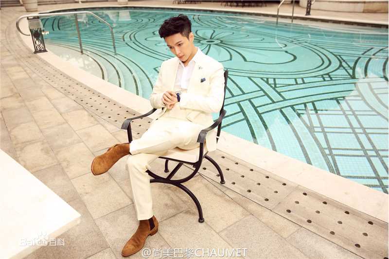 张艺兴(LAY，レイ)活动 尚巴黎美素颜照壁纸