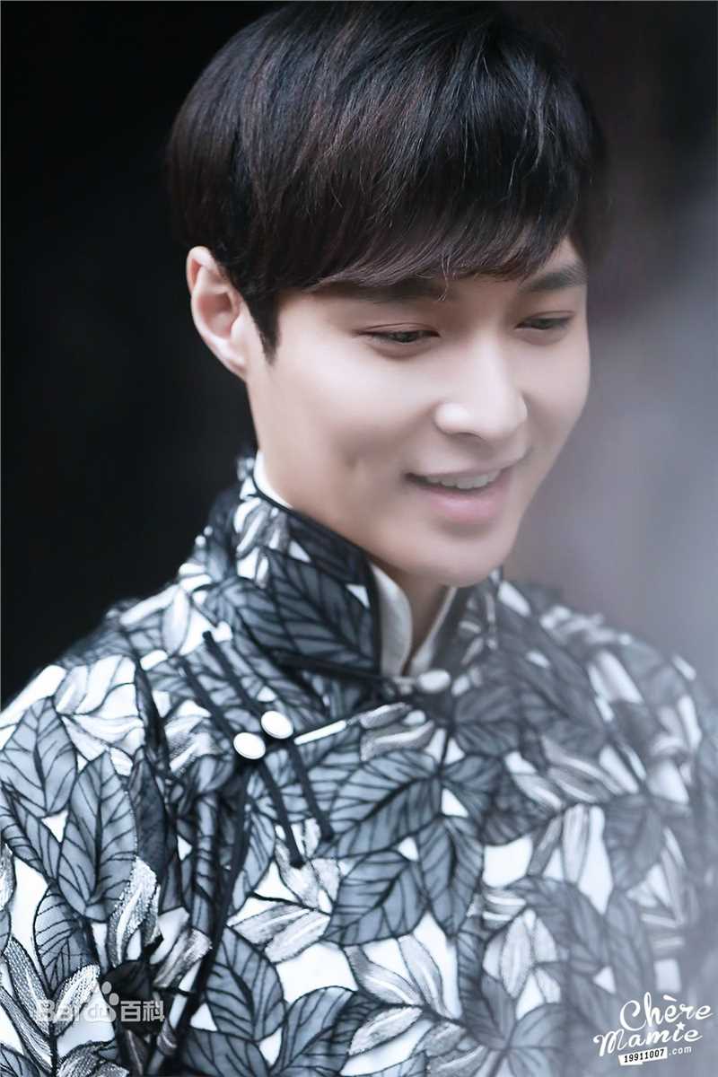 高清张艺兴(LAY，レイ)在作品 《老九门》饰演》二月红中的图册