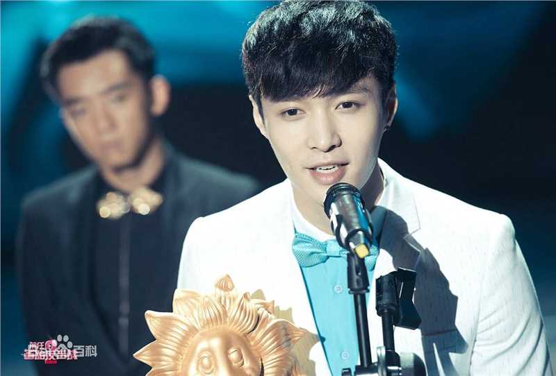 精选张艺兴(LAY，レイ)在作品《前任2：备胎反击战》饰演 李相赫中的图册