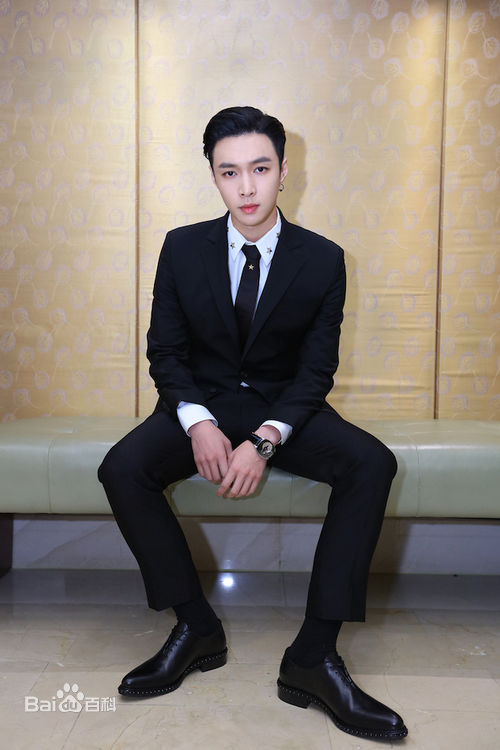 高清张艺兴(LAY，レイ)性感图片