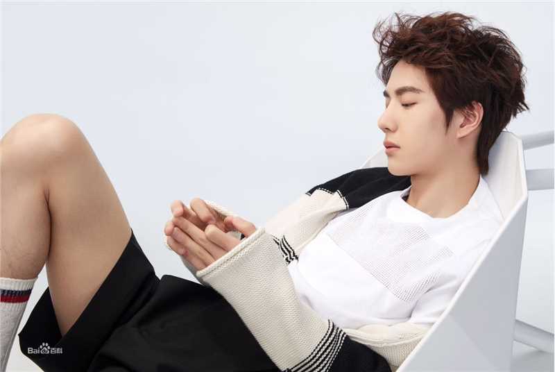 王一博(YiBo)最优质杂志/相册