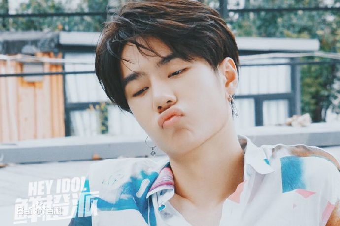 王一博(YiBo)最优质杂志/相册