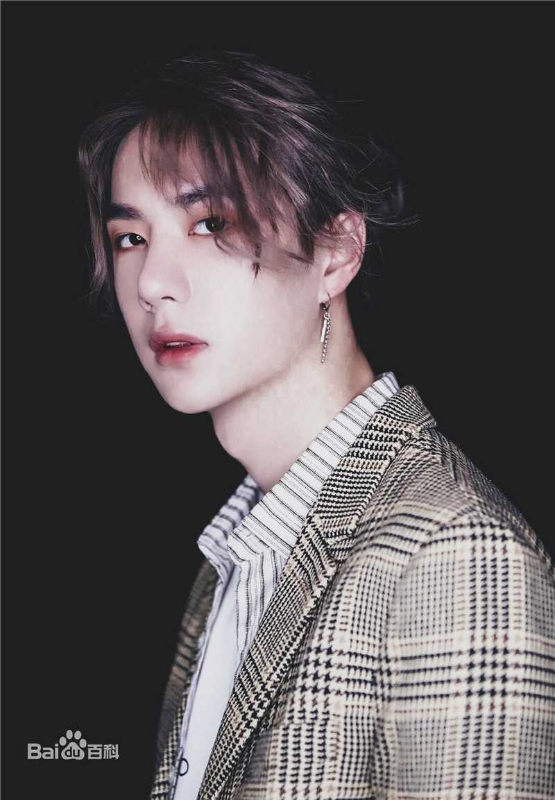 王一博(YiBo)最优质杂志/相册