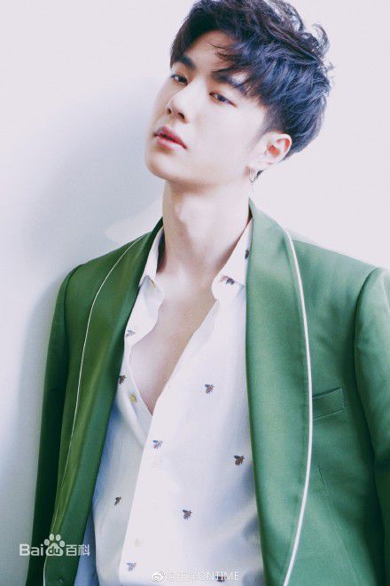 王一博(YiBo)最优质杂志/相册