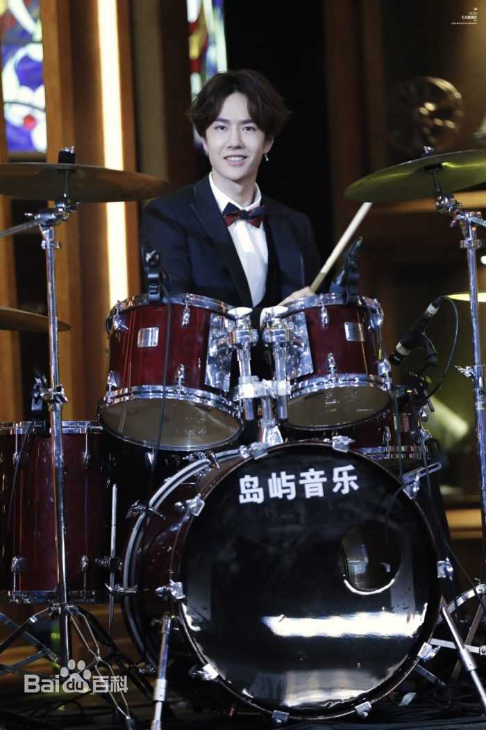 王一博(YiBo)综艺节目及获奖生活照相册