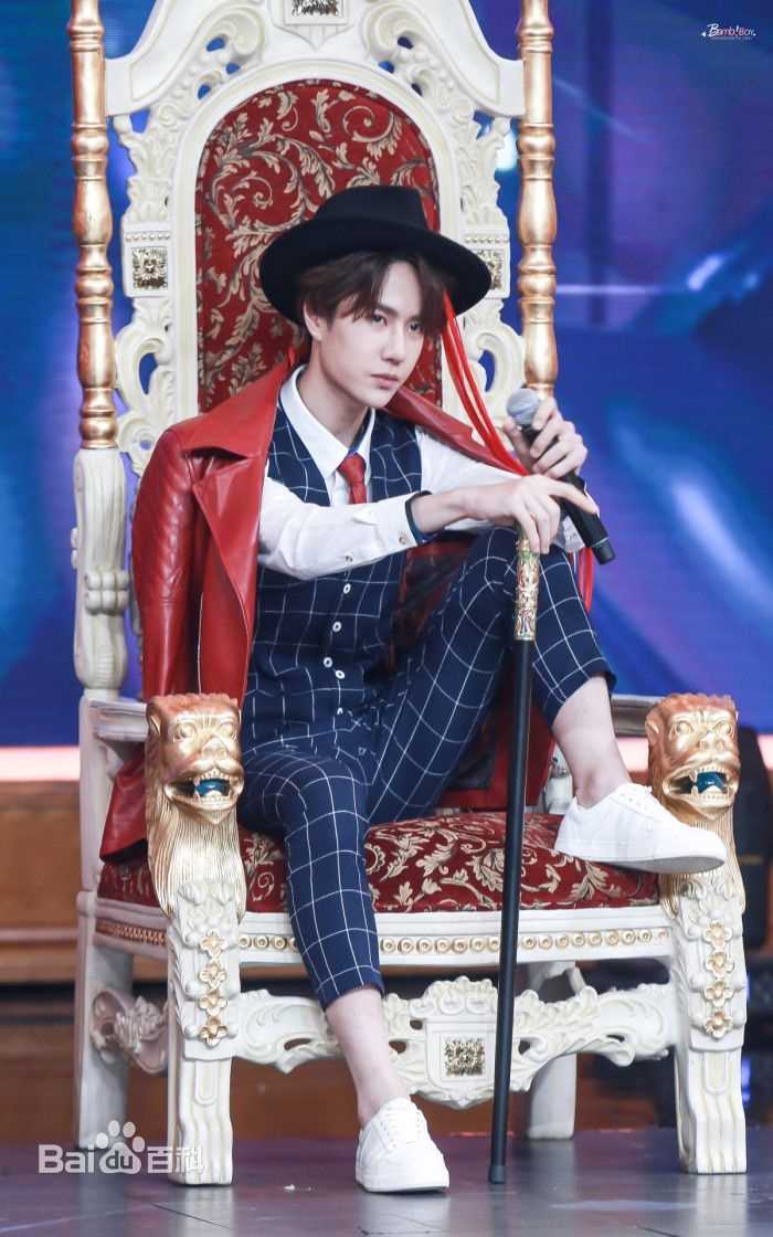 王一博(YiBo)综艺节目及获奖生活照相册