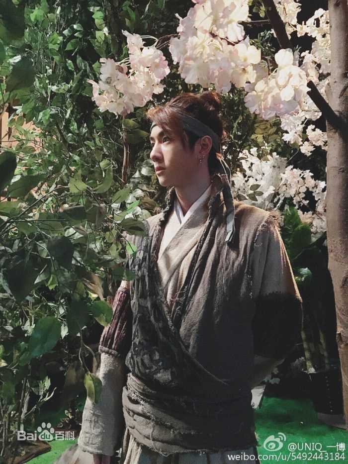 王一博(YiBo)综艺节目及获奖生活照相册