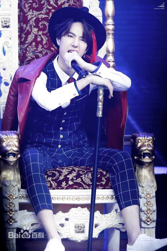 王一博(YiBo)综艺节目及获奖生活照相册