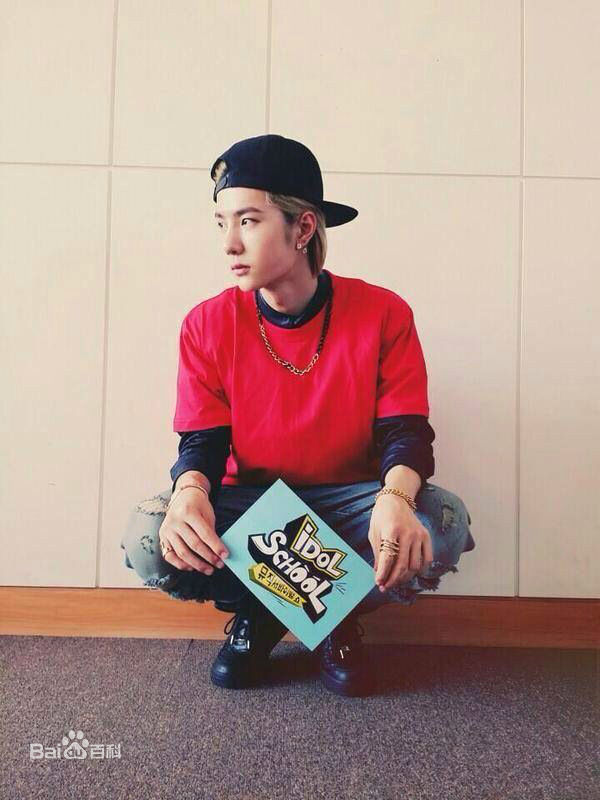 王一博(YiBo)综艺节目及获奖生活照相册