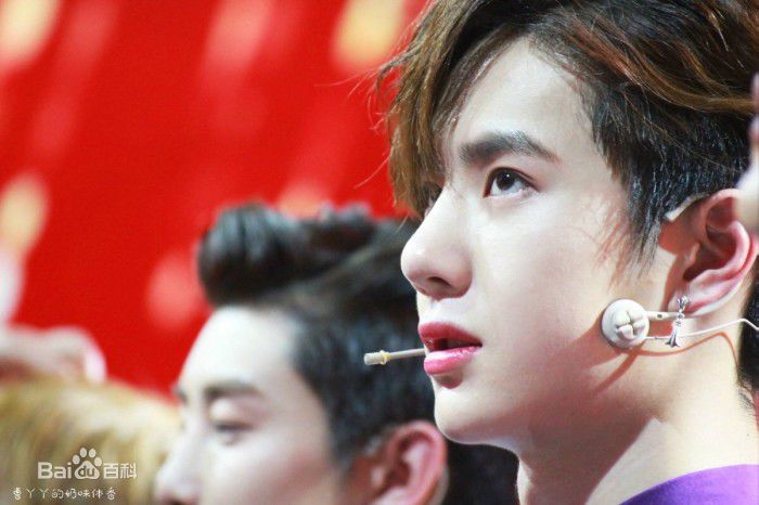 王一博(YiBo)演唱会及其他素颜照壁纸