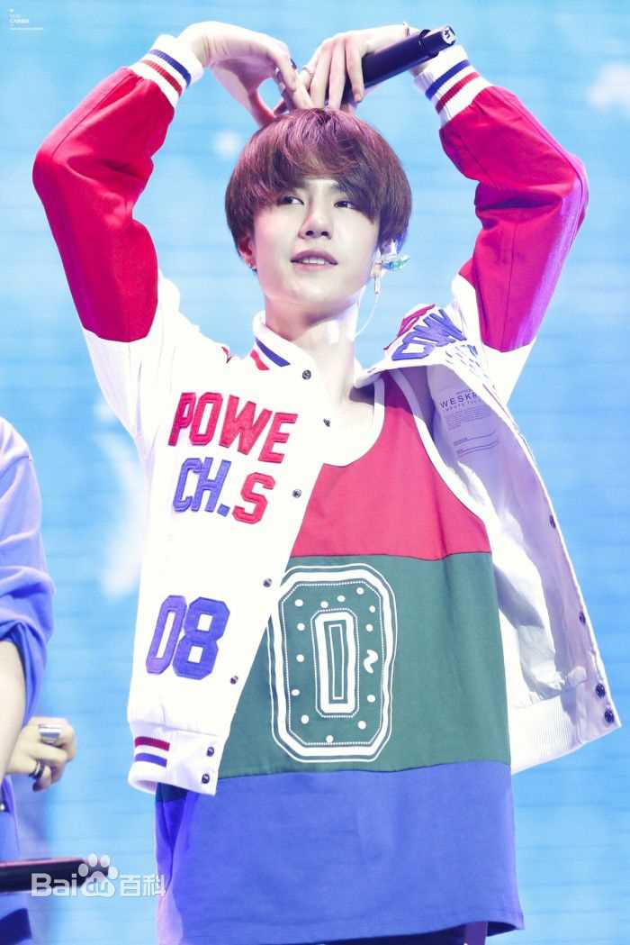 王一博(YiBo)演唱会及其他素颜照壁纸