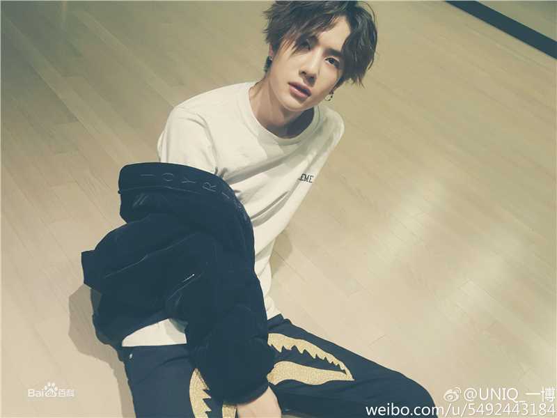 王一博(YiBo)演唱会及其他素颜照壁纸