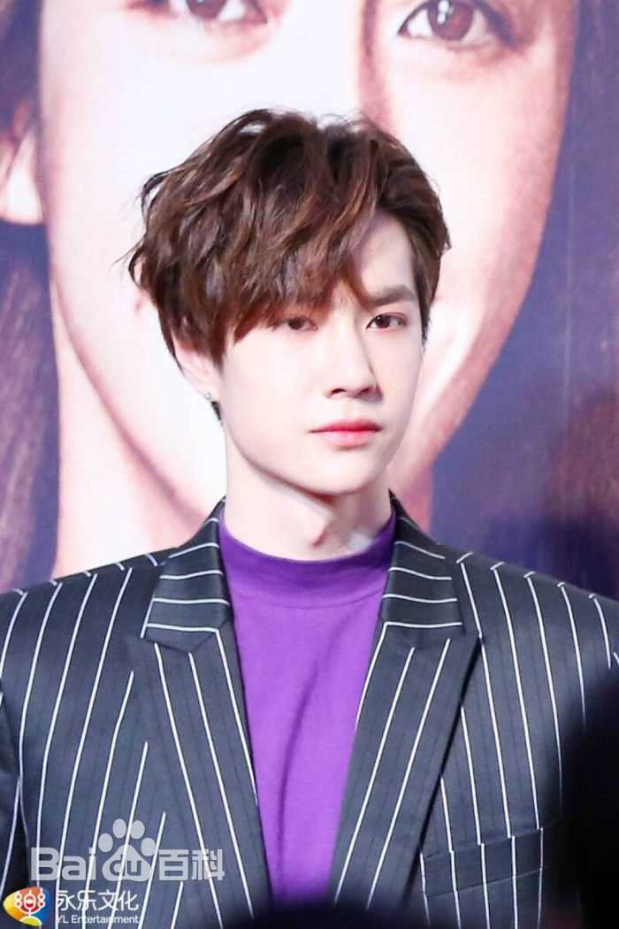 王一博(YiBo)演唱会及其他素颜照壁纸