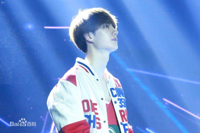 王一博(YiBo)演唱会及其他素颜照壁纸