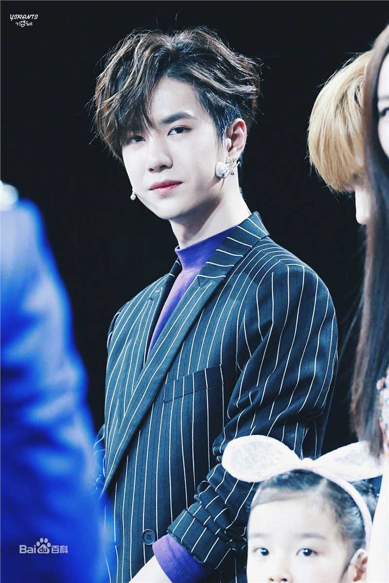 王一博(YiBo)演唱会及其他素颜照壁纸