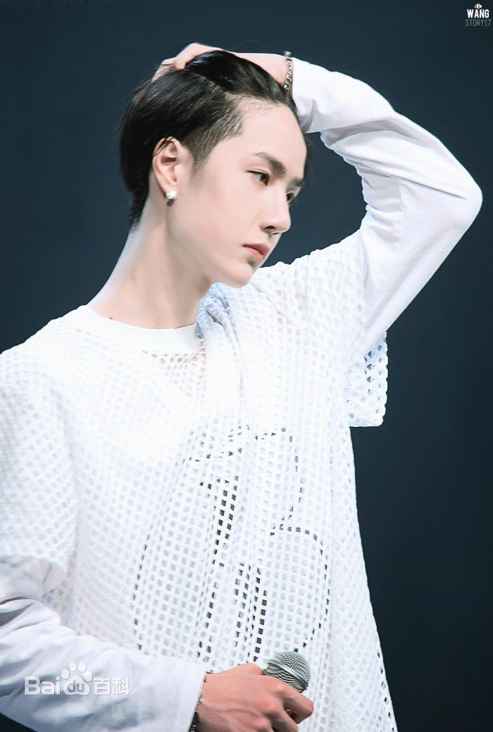 王一博(YiBo)演唱会及其他素颜照壁纸