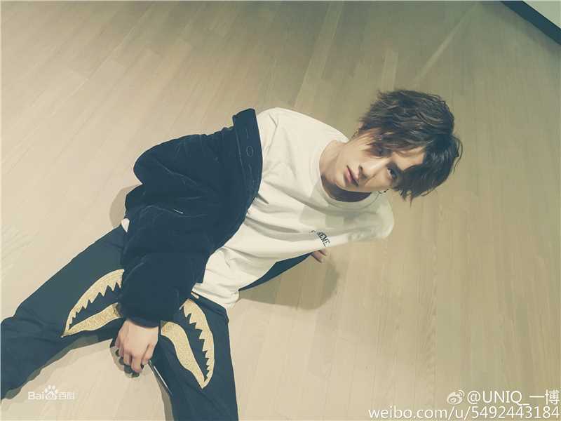 王一博(YiBo)演唱会及其他素颜照壁纸