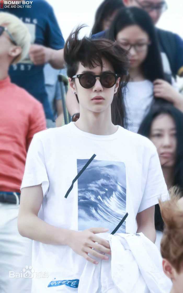 王一博(YiBo)演唱会及其他素颜照壁纸