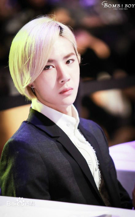 王一博(YiBo)2014年-2015年素颜照相册