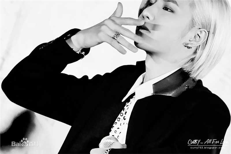 王一博(YiBo)2014年-2015年素颜照相册