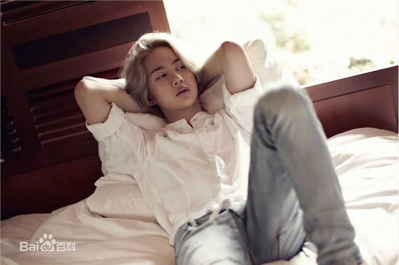 王一博(YiBo)2014年-2015年素颜照相册