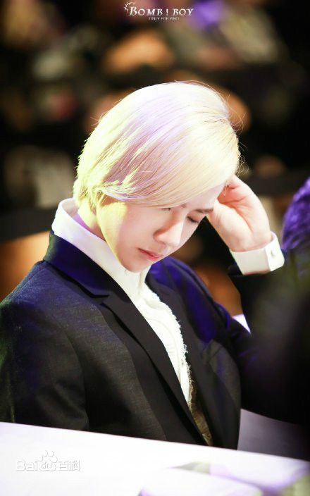 王一博(YiBo)2014年-2015年素颜照相册