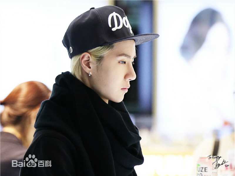 王一博(YiBo)2014年-2015年素颜照相册