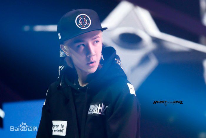 王一博(YiBo)2014年-2015年素颜照相册