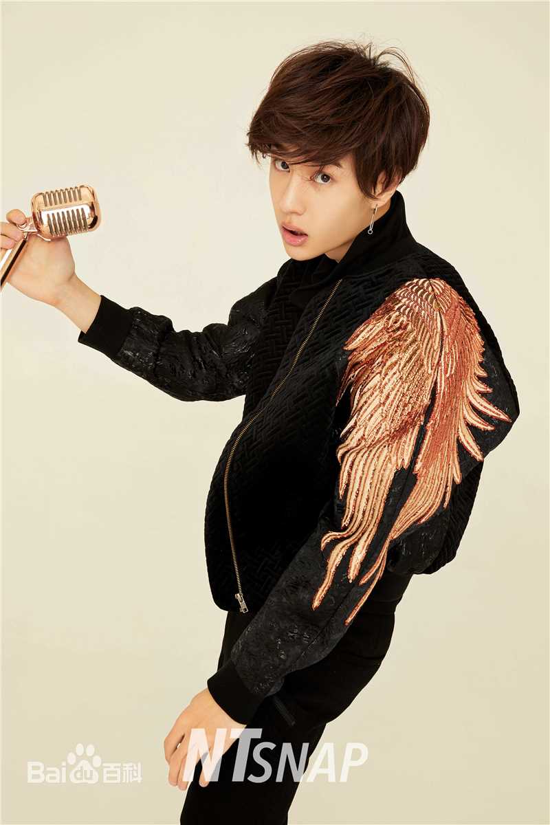最全王一博(YiBo)在《NTsnap》时尚大片中的壁纸