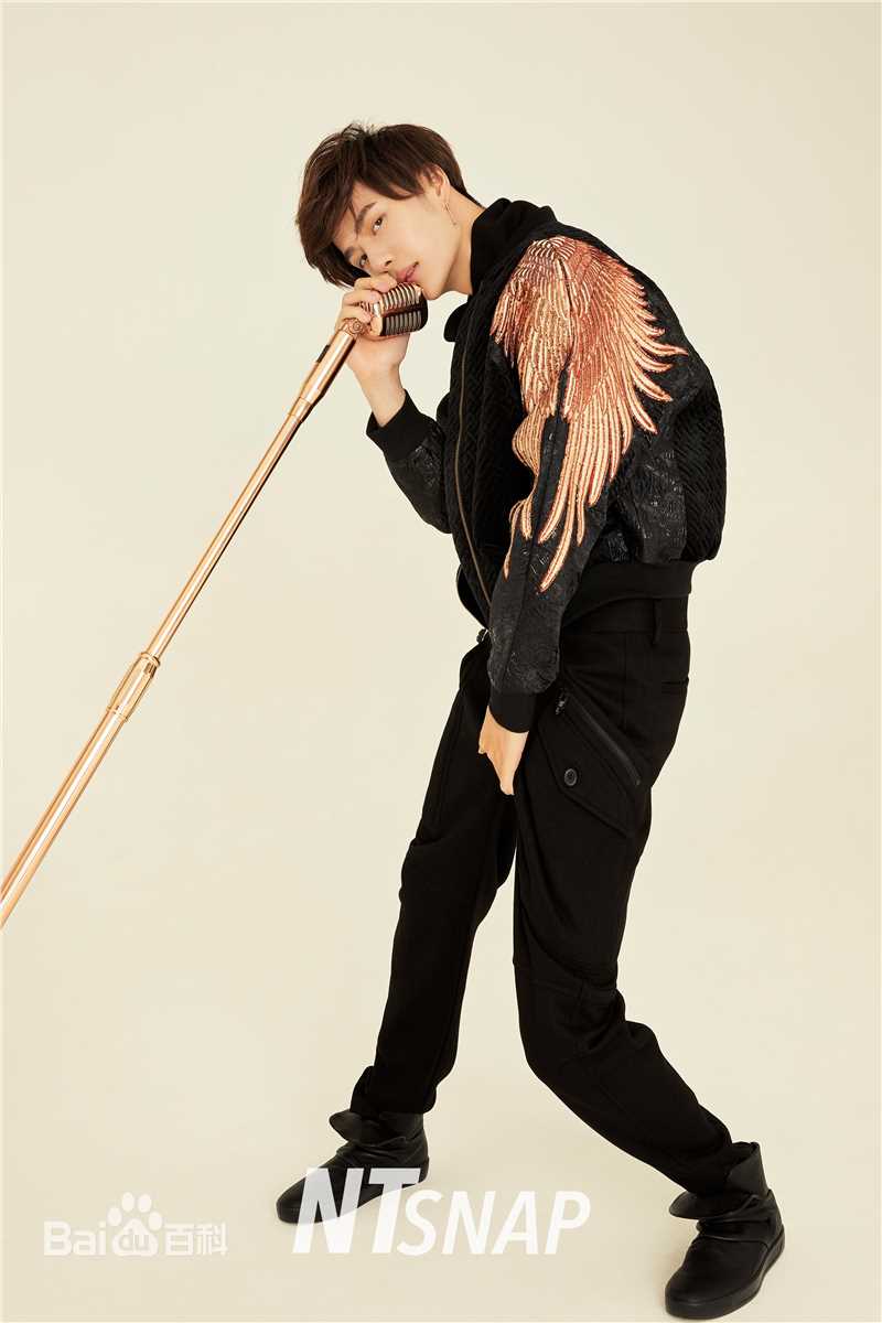 最全王一博(YiBo)在《NTsnap》时尚大片中的壁纸