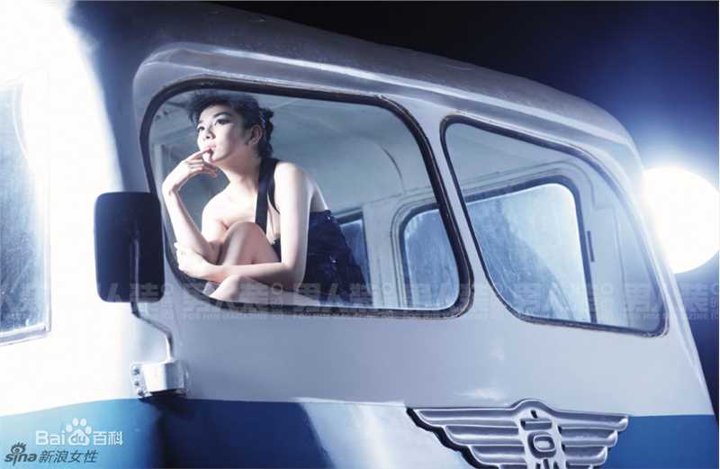 高清黄奕(Crystal)在《男人装》2011年第一刊中的图册