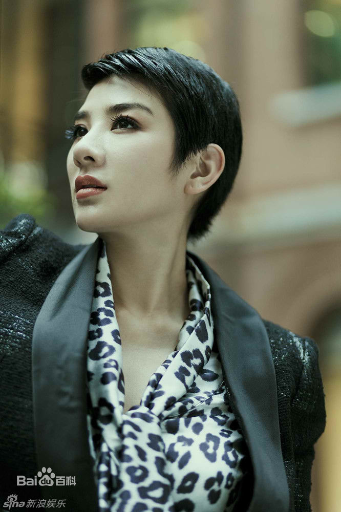 最全黄奕(Crystal)精彩图册