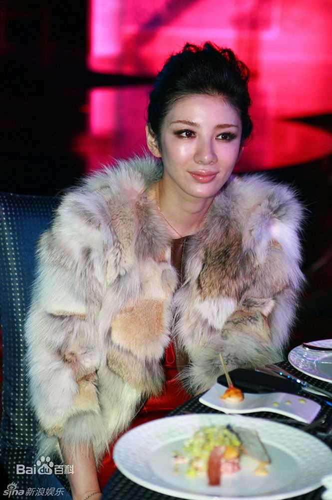 最全黄奕(Crystal)精彩图册