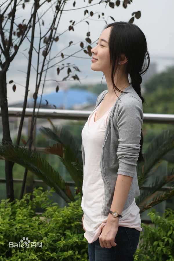 霍思燕(Huo Siyan)在《夫妻一场》饰演女一号宁小燕中的