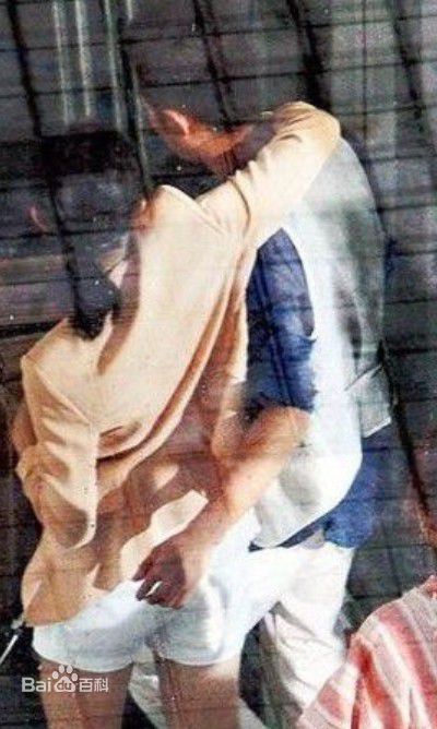 文章(Wen Zhang)出轨事件素颜照相册