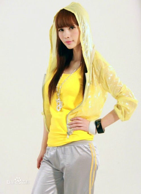 柳岩(Ada)纯色背景图片图册生活照