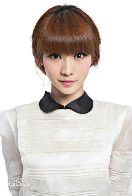 柳岩(Ada)纯色背景图片图册生活照