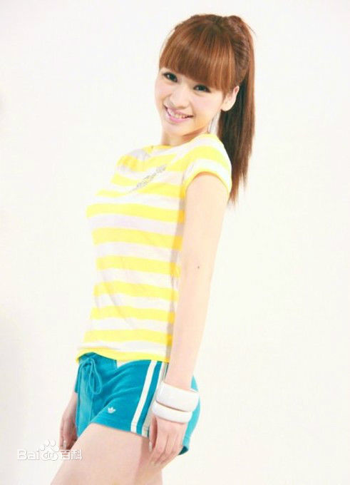 柳岩(Ada)纯色背景图片图册生活照