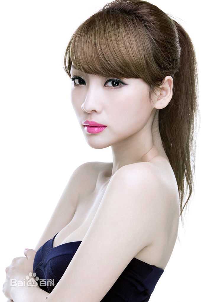 柳岩(Ada)纯色背景图片图册生活照