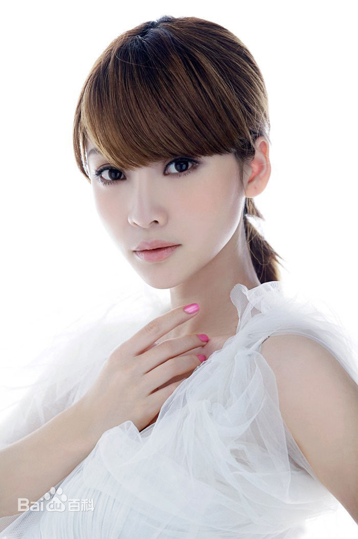 柳岩(Ada)纯色背景图片图册生活照