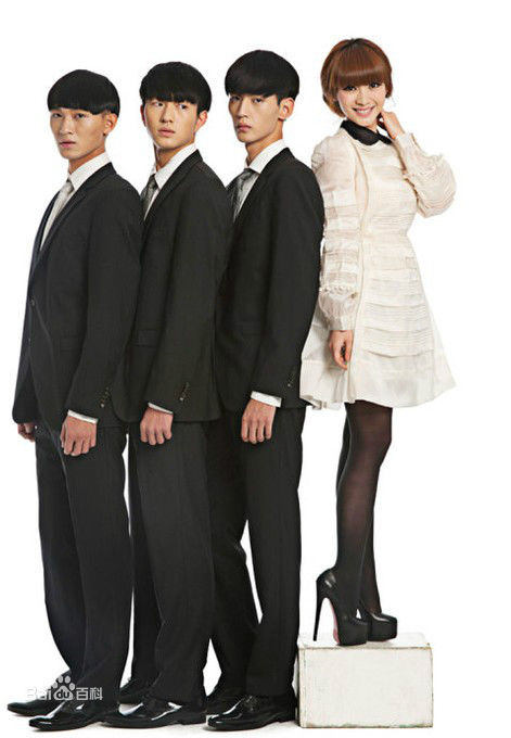 柳岩(Ada)纯色背景图片图册生活照