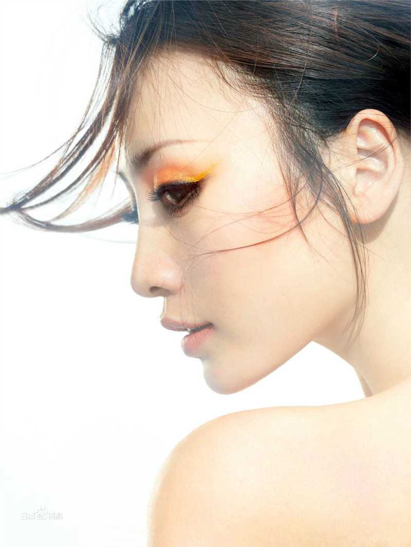 柳岩(Ada)纯色背景图片图册生活照