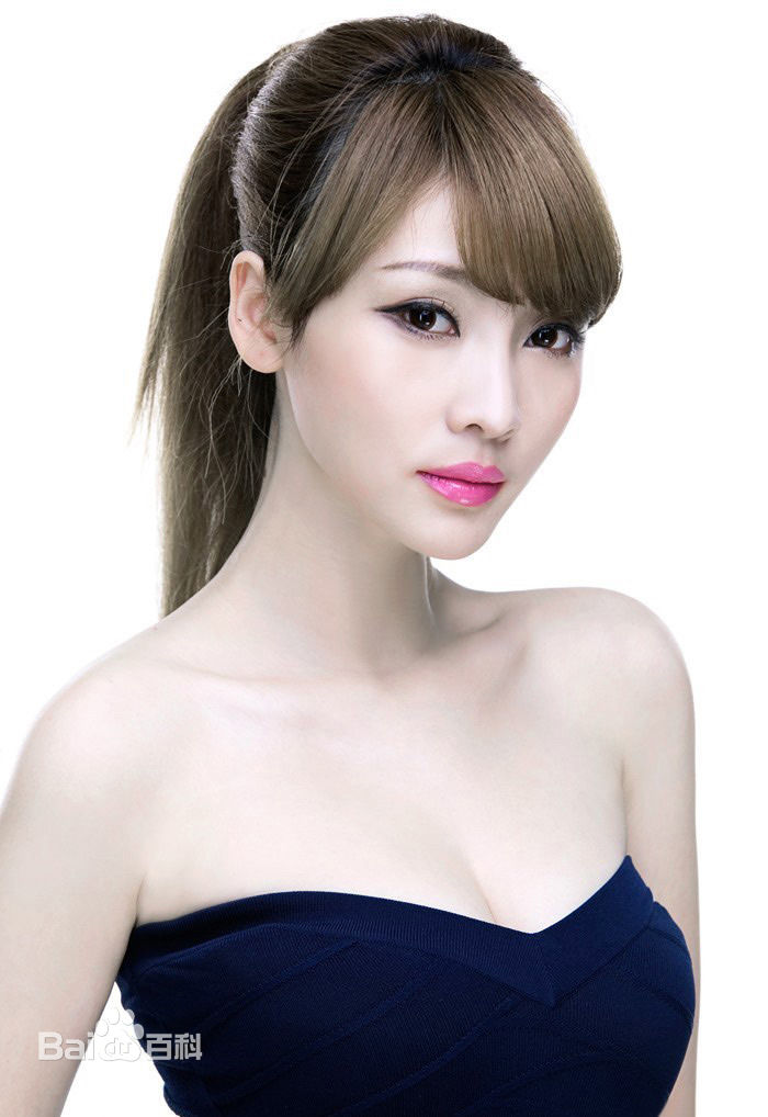 柳岩(Ada)纯色背景图片图册生活照