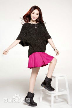 柳岩(Ada)纯色背景图片图册生活照