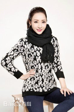 柳岩(Ada)纯色背景图片图册生活照