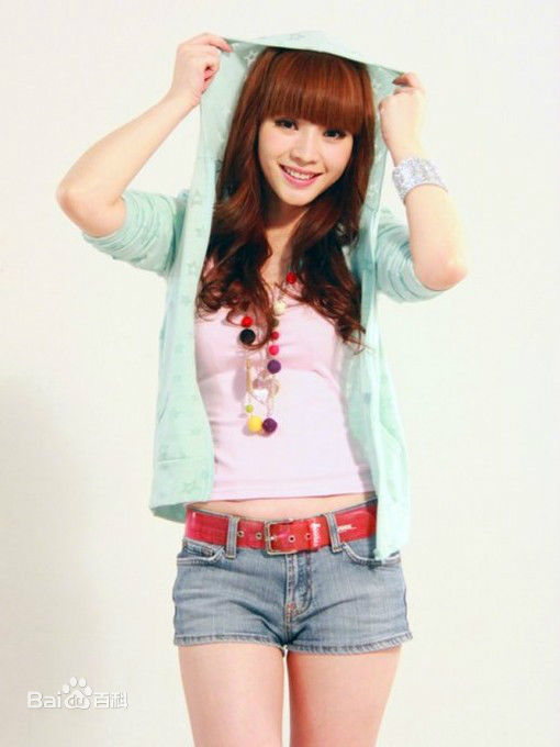 柳岩(Ada)纯色背景图片图册生活照