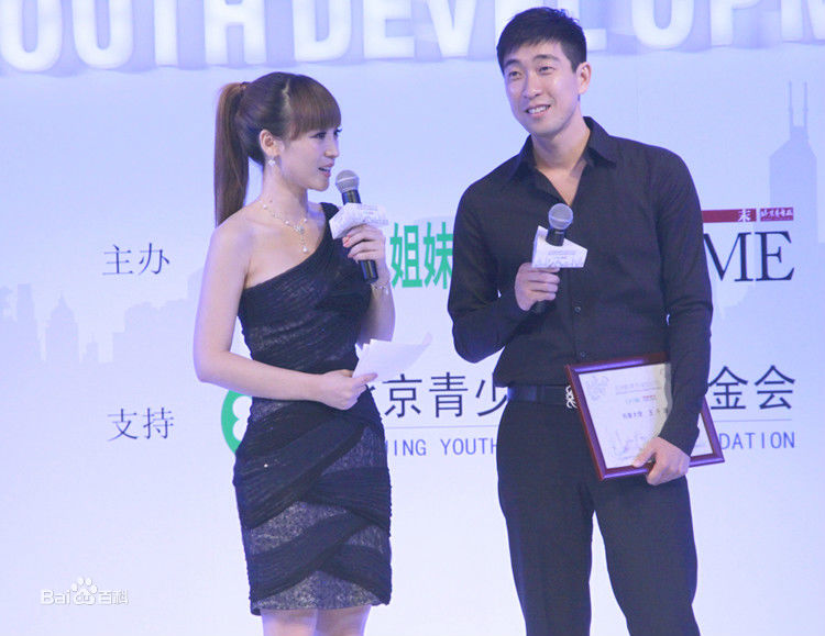 柳岩(Ada)礼服装图册壁纸壁纸