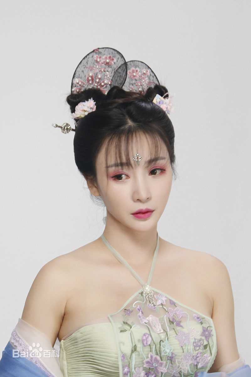 柳岩(Ada)电视剧《回明》最新剧照