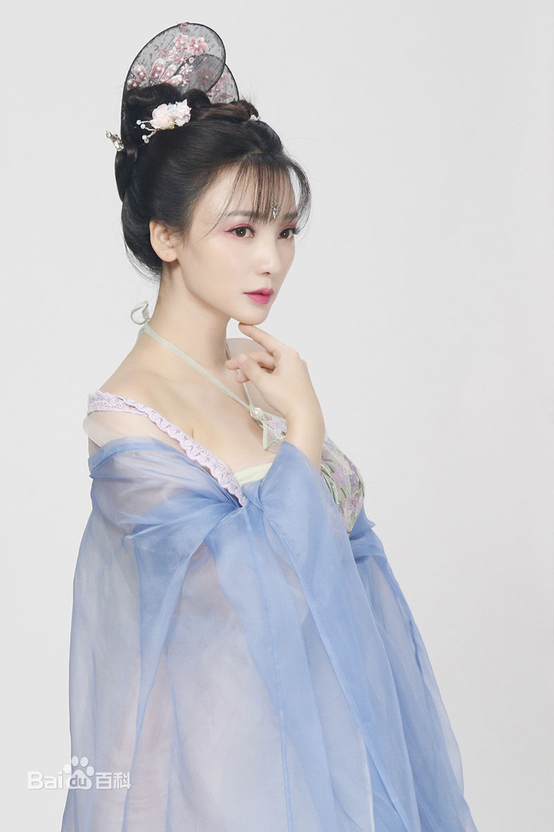 柳岩(Ada)电视剧《回明》最新剧照