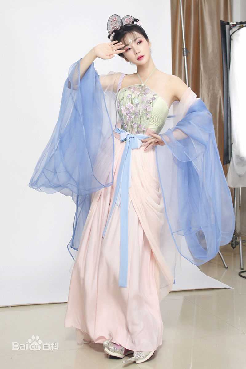 柳岩(Ada)电视剧《回明》最新剧照